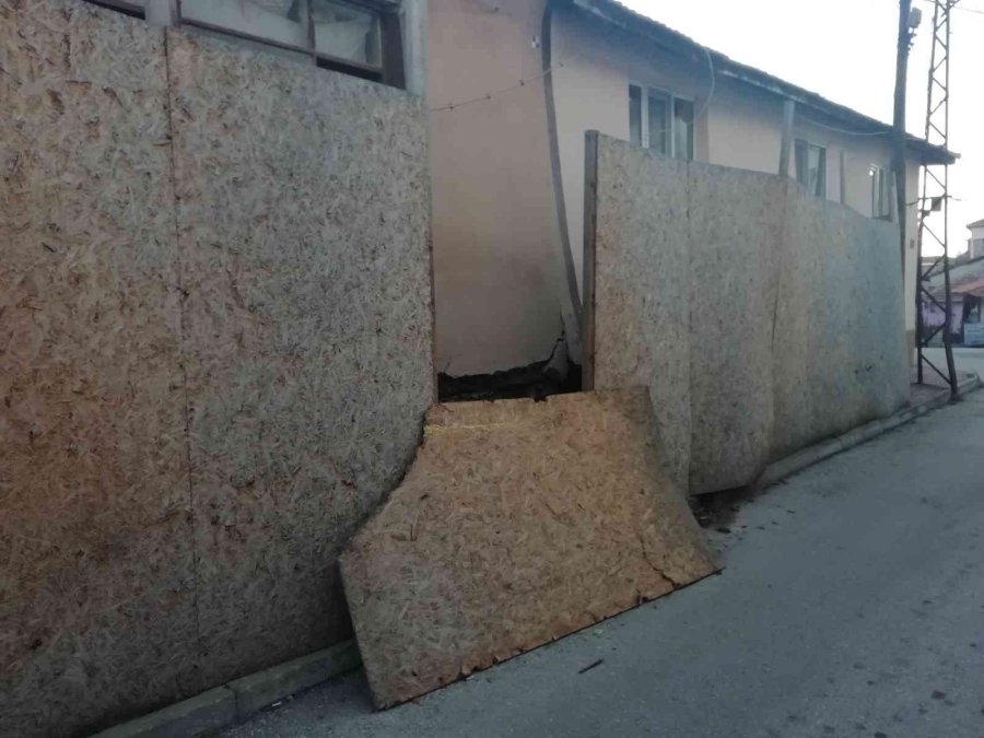 Metruk Ve Hasarlı Binalar Bu Dönem Daha Riskli