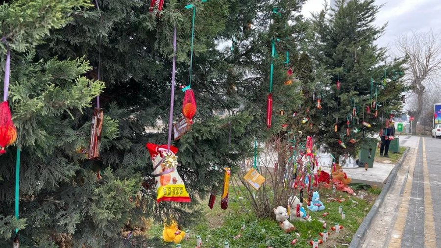 Petrol İstasyonunda Çocuklara Yılbaşı Sürprizi