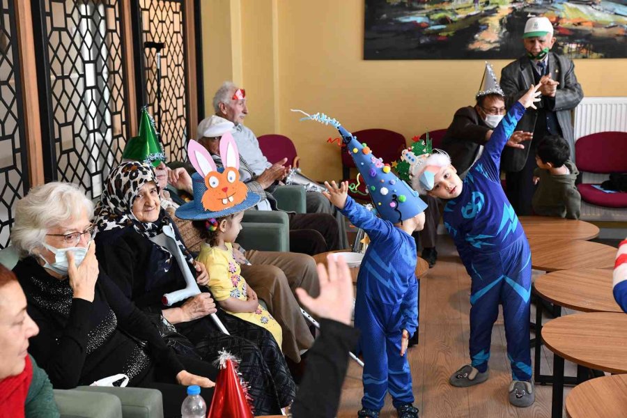 Çocuklar Ve Deneyimli Vatandaşlar 2023’e ‘merhaba’ Dedi