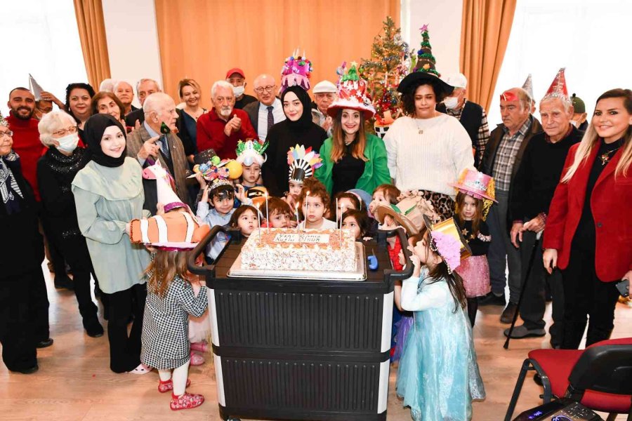 Çocuklar Ve Deneyimli Vatandaşlar 2023’e ‘merhaba’ Dedi