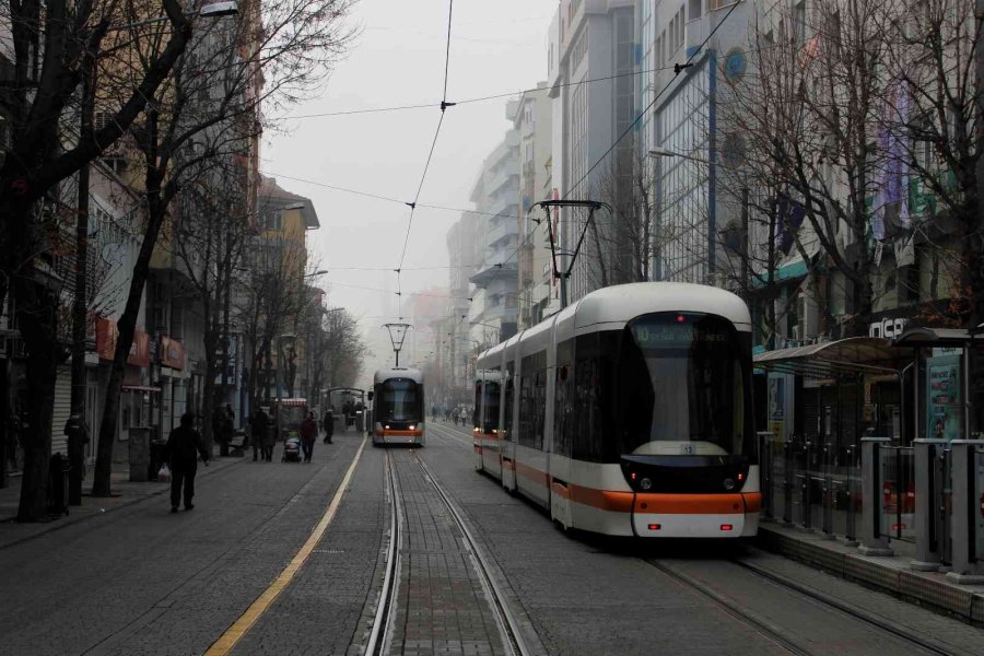 Eskişehir’de Sis Kartpostallık Görüntüler Oluşturdu