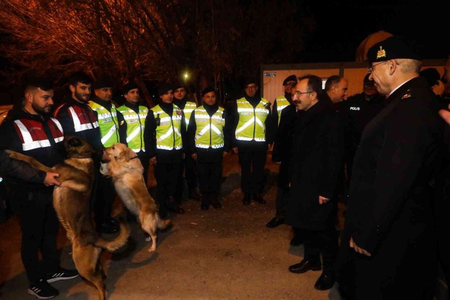 İçişleri Bakan Yardımcısı Çataklı, Konya’da Yeni Yılda Emniyet Ve Jandarma Personeli İle Bir Araya Geldi