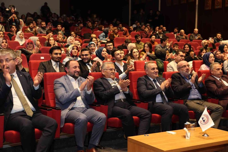 Başkan Büyükkılıç, Kuran-ı Kerim’i Güzel Okuma Yarışması’nda Gençlerle Buluştu