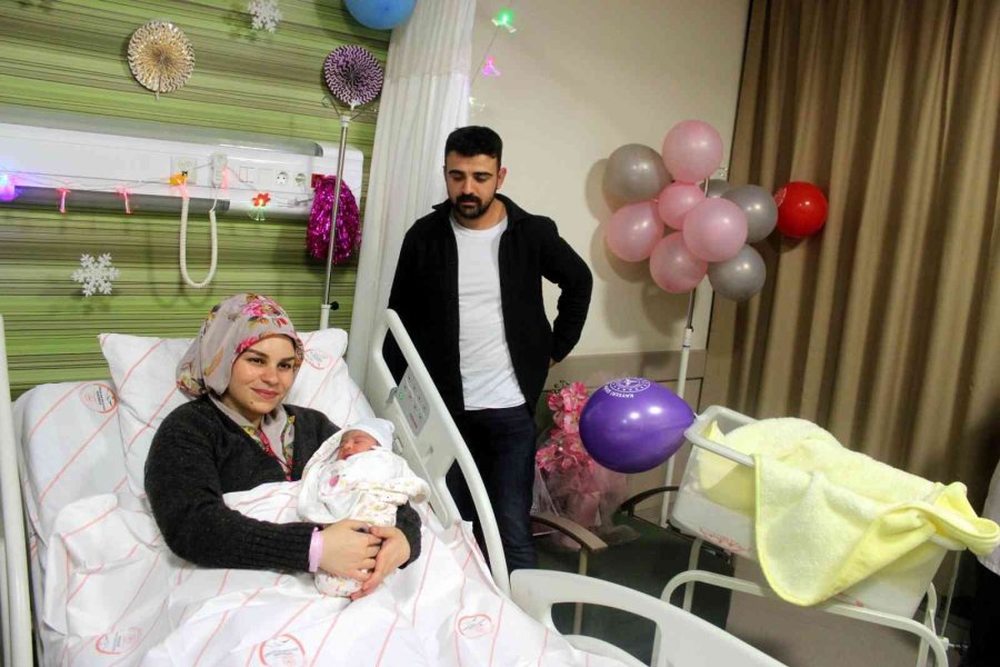 Kayseri’de Yılın İlk Bebeği ’yüsra’ Oldu