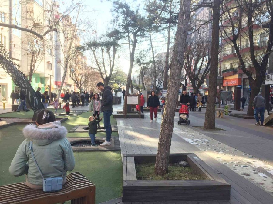 Yılın İlk Gününde Eskişehir Sokakları Boş Kalmadı