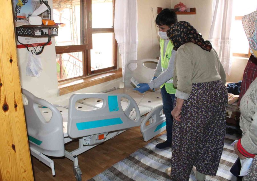 Büyükşehirden 3 Yılda 2 Bin 603 Otomatik Hasta Yatağı Yardımı Yapıldı