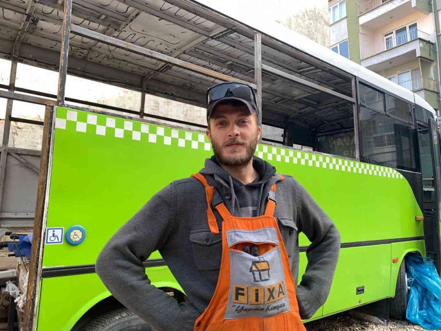 Çocukluk Hayali Olan Karavan İçin Gece Gündüz Çalışıyor