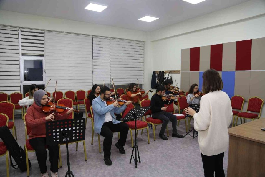 Büyükşehir Belediyesi Konservatuvarı’nda Birbirinden Güzel Kurslar Veriliyor