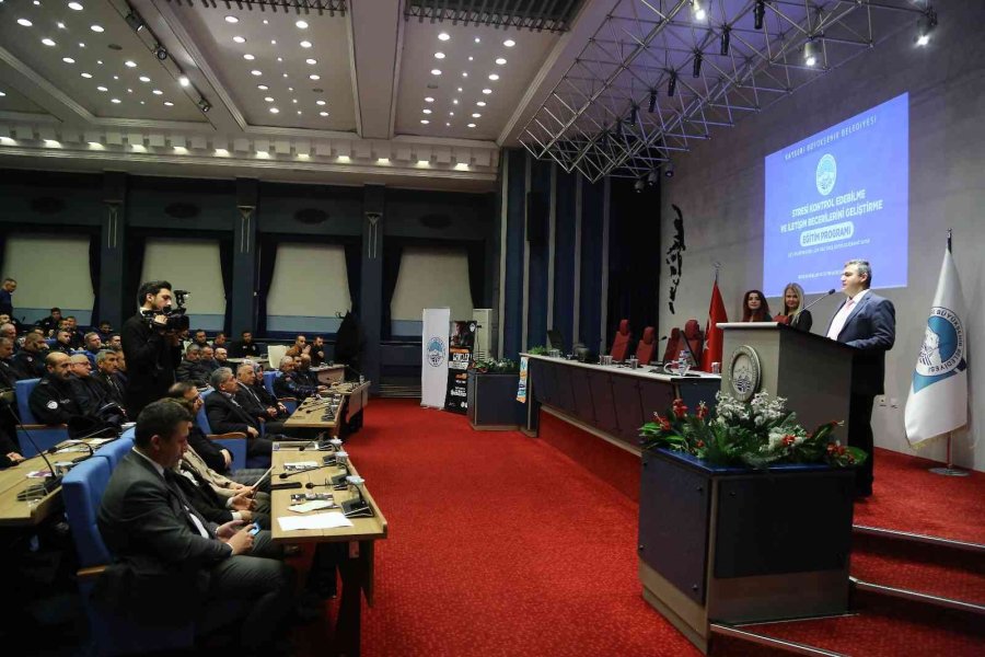 Büyükşehir’den Zabıta Ekiplerine Eğitim Semineri