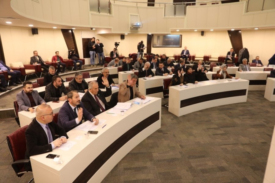 Başkan Çolakbayrakdar, Yılın İlk Meclisinde Kentsel Dönüşüm Müjdesi Verdi