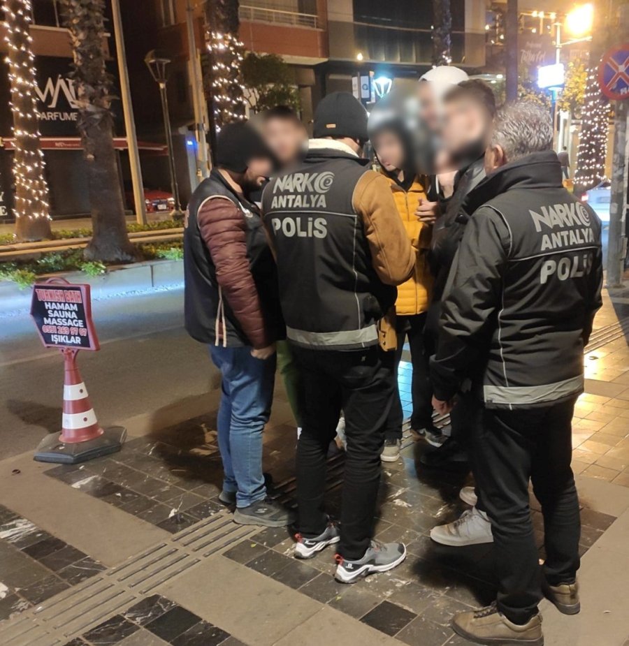 Mama Kutusu İçinde 5 Kilogram Uyuşturucu Ele Geçirildi