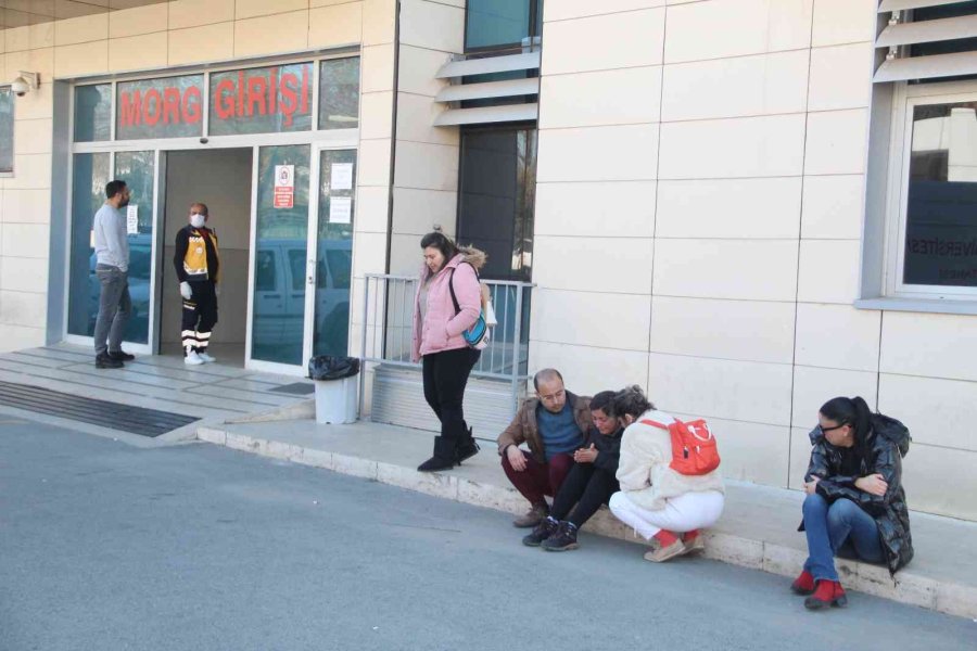 9 Günlük Tedavinin Ardından Hayatını Kaybeden Kadının Başına Odunla Darbe Aldığı İddiası