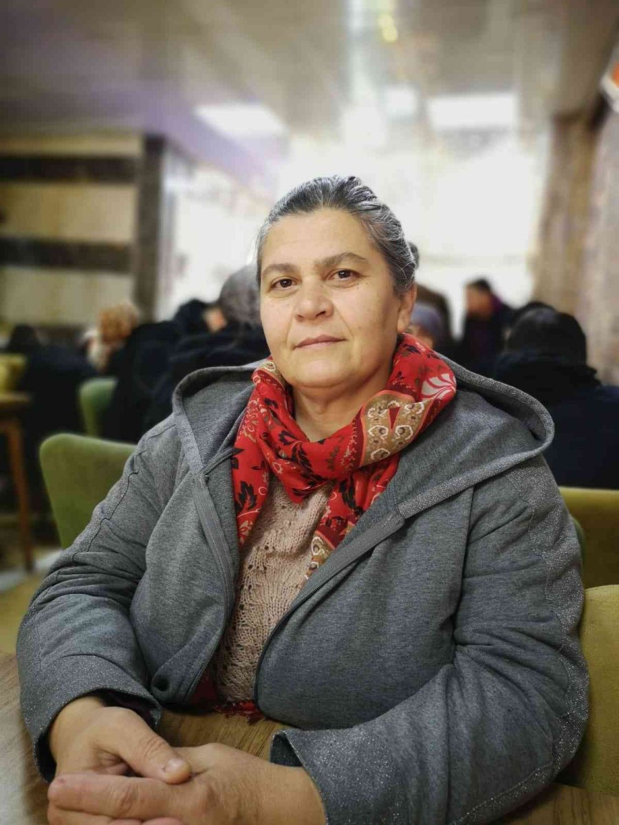 9 Günlük Tedavinin Ardından Hayatını Kaybeden Kadının Başına Odunla Darbe Aldığı İddiası