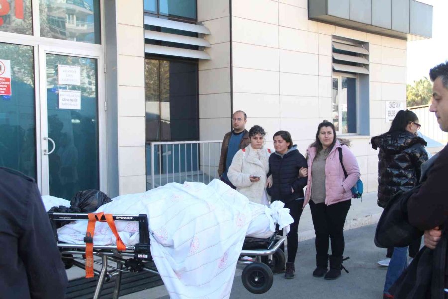 9 Günlük Tedavinin Ardından Hayatını Kaybeden Kadının Başına Odunla Darbe Aldığı İddiası