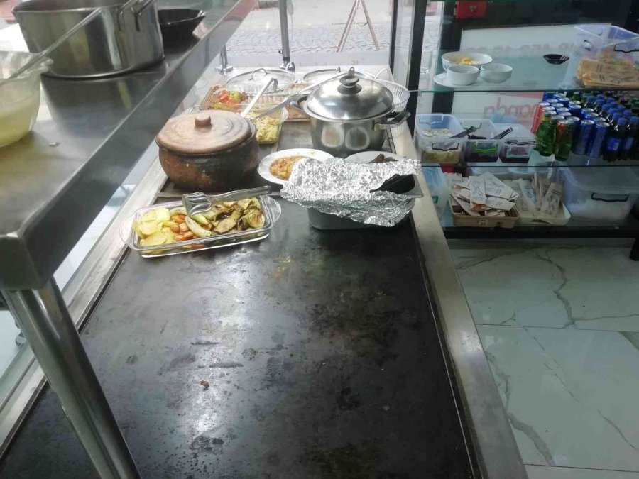 Su Kesildi, Bazı Lokantalar Yemek Çıkaramadı