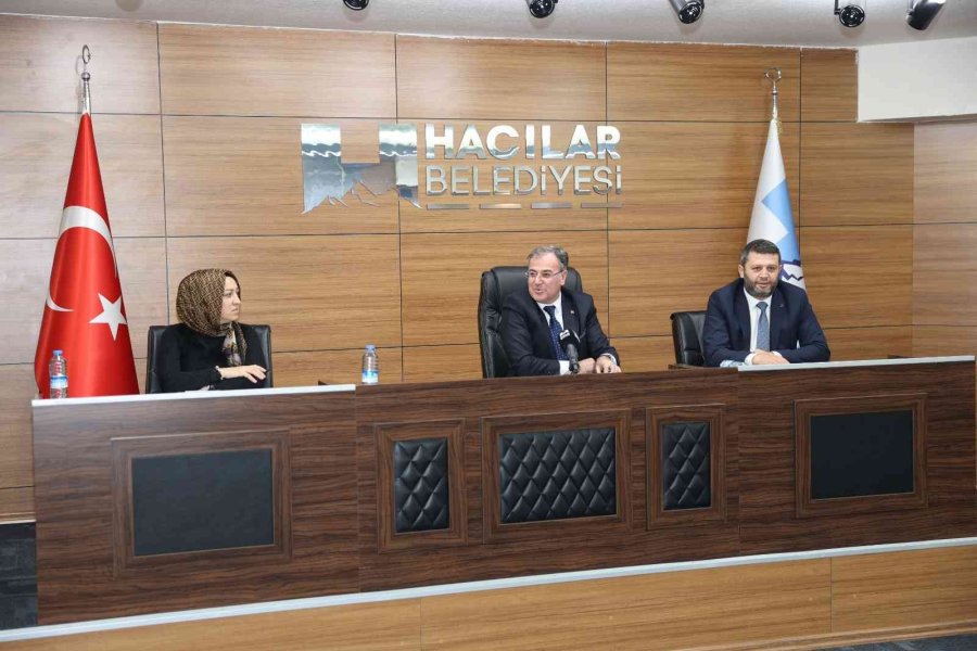 Hacılar Belediyesi Yılın İlk Meclisini Yaptı