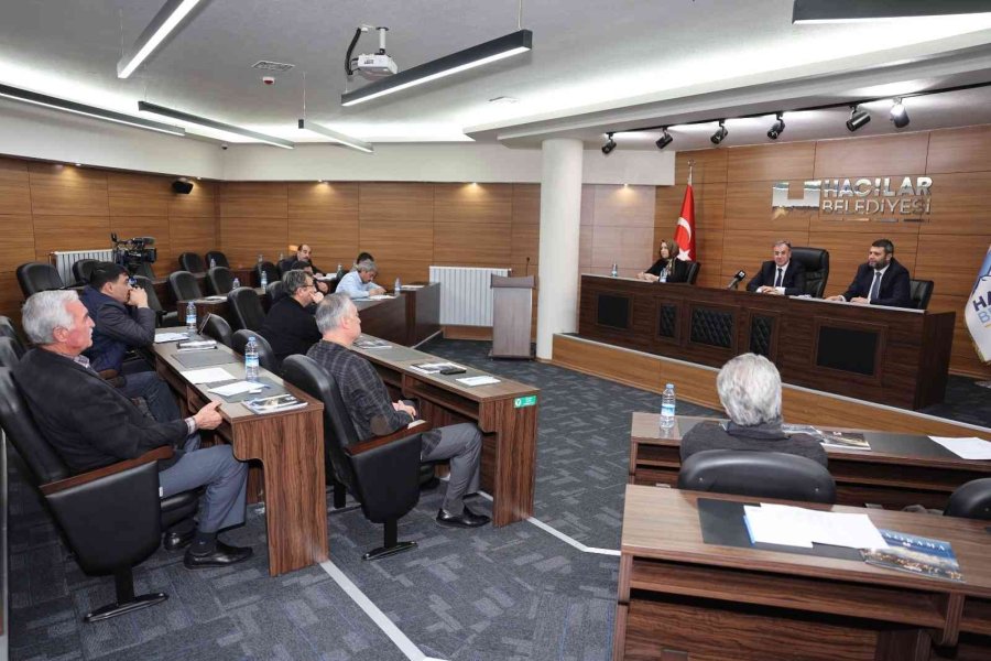 Hacılar Belediyesi Yılın İlk Meclisini Yaptı