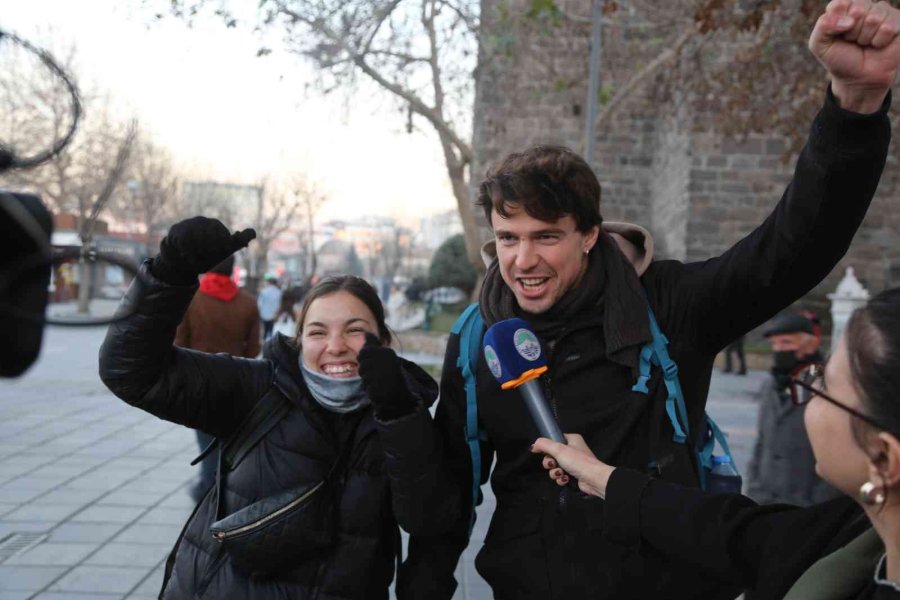 Kayserililer Şehrin Takımına Sahip Çıkıyor