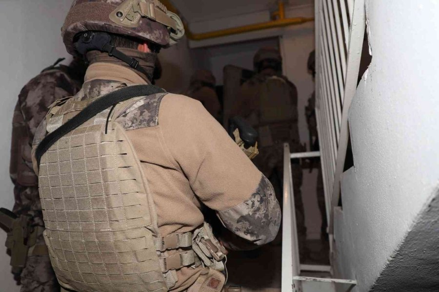 Mersin’deki Organize Suç Örgütü Operasyonunda 11 Şüpheli Gözaltına Alındı