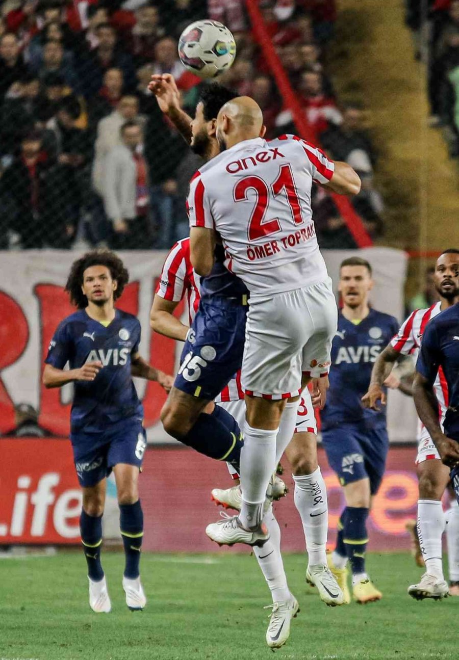 Spor Toto Süper Lig: Fta Antalyaspor: 1 - Fenerbahçe: 0 (ilk Yarı)