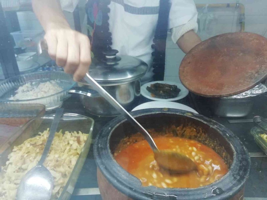 Su Kesildi, Bazı Lokantalar Yemek Çıkaramadı