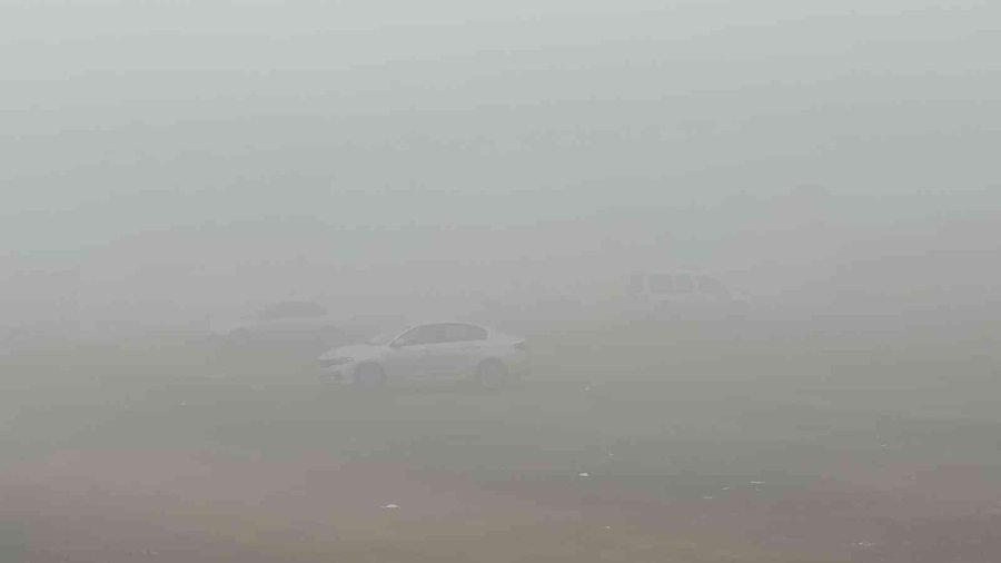 Yoğun Sis Aksaray’ı Etkisi Altına Aldı