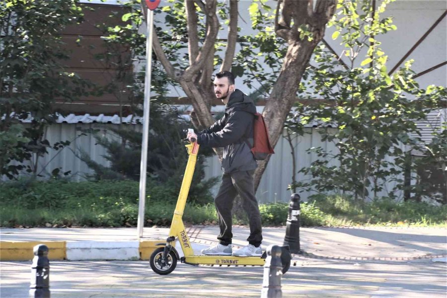 Antalya’da Scooterlar 50 Kilometre Hızın Üzerinde Yollarda Kullanılamayacak