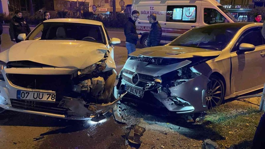 Gazipaşa’da 5 Aracın Karıştığı Zincirleme Trafik Kazası: 1 Yaralı