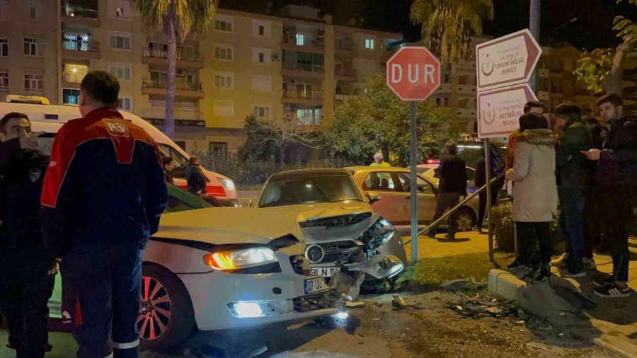 Gazipaşa’da 5 Aracın Karıştığı Zincirleme Trafik Kazası: 1 Yaralı