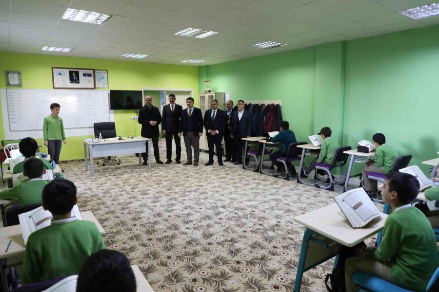 İlçe Protokolünden Numan Cebeci Ortaokulu Öğrencilerine Motivasyon Ziyareti