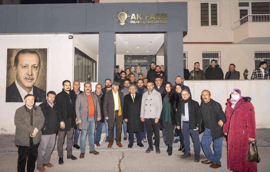Başkan Büyükkılıç, Ak Parti Talas İlçe Başkanlığı Yönetim Kurulu Toplantısına Katıldı