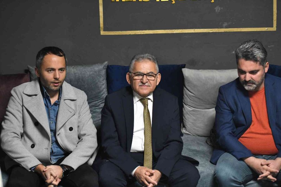 Başkan Büyükkılıç, Ak Parti Talas İlçe Başkanlığı Yönetim Kurulu Toplantısına Katıldı