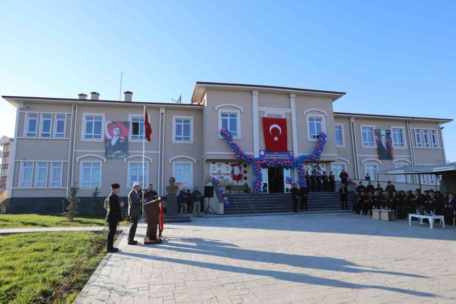 Vali Çiçek’ten Yeşilhisar’da Hem Açılış Hem Ziyaret