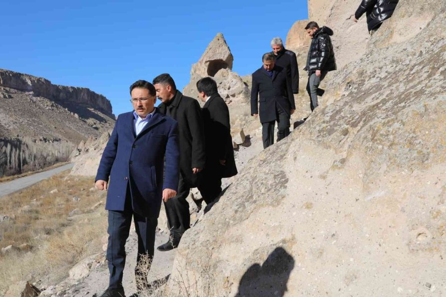 Vali Çiçek’ten Yeşilhisar’da Hem Açılış Hem Ziyaret