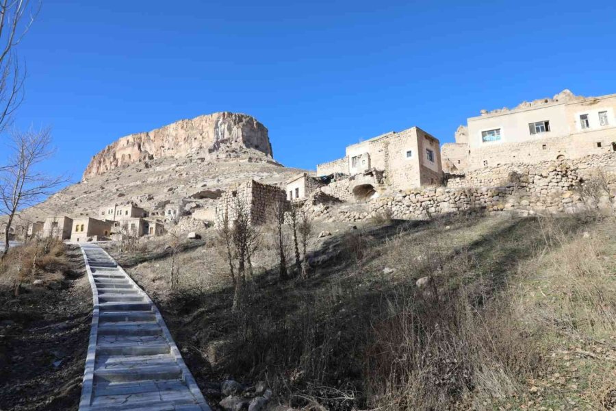 Vali Çiçek’ten Yeşilhisar’da Hem Açılış Hem Ziyaret