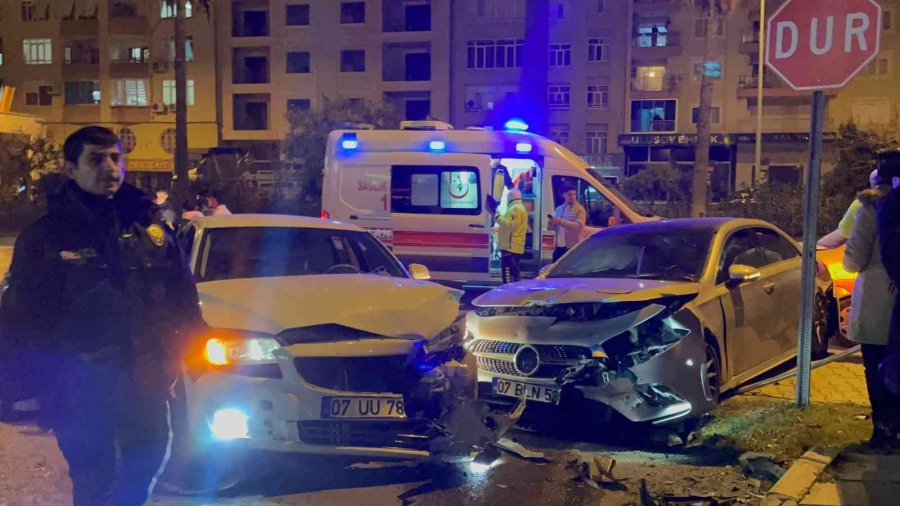 Gazipaşa’da 5 Aracın Karıştığı Zincirleme Trafik Kazası: 1 Yaralı