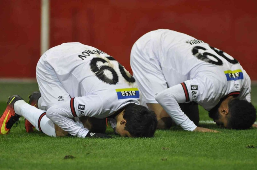 Spor Toto Süper Lig: Kayserispor: 2 - Fatih Karagümrük: 4 (maç Sonucu)