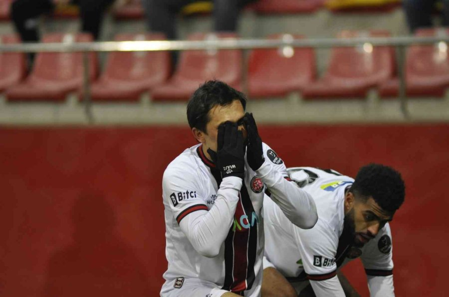 Spor Toto Süper Lig: Kayserispor: 2 - Fatih Karagümrük: 4 (maç Sonucu)