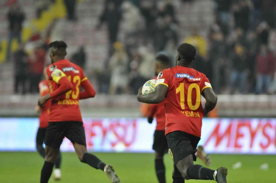 Spor Toto Süper Lig: Kayserispor: 2 - Fatih Karagümrük: 4 (maç Sonucu)