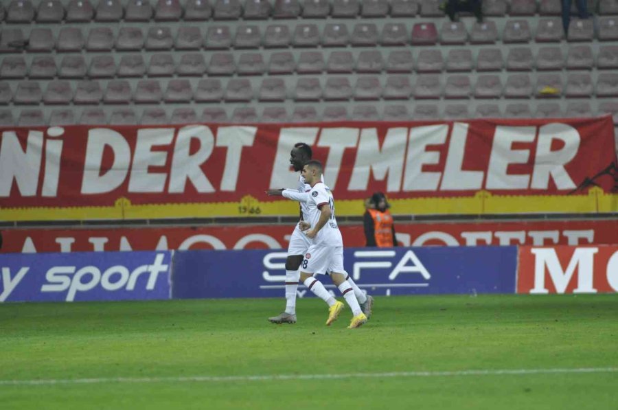 Spor Toto Süper Lig: Kayserispor: 2 - Fatih Karagümrük: 4 (maç Sonucu)