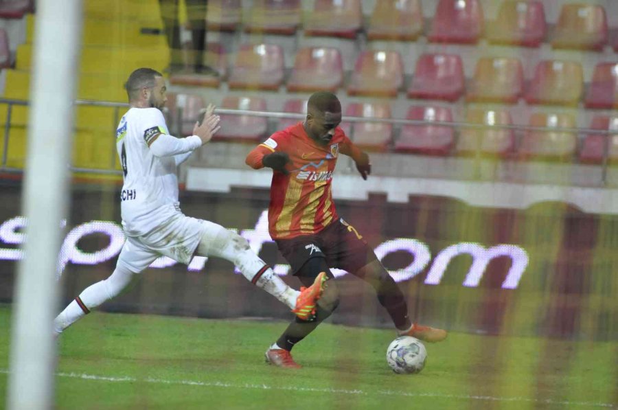 Spor Toto Süper Lig: Kayserispor: 2 - Fatih Karagümrük: 4 (maç Sonucu)