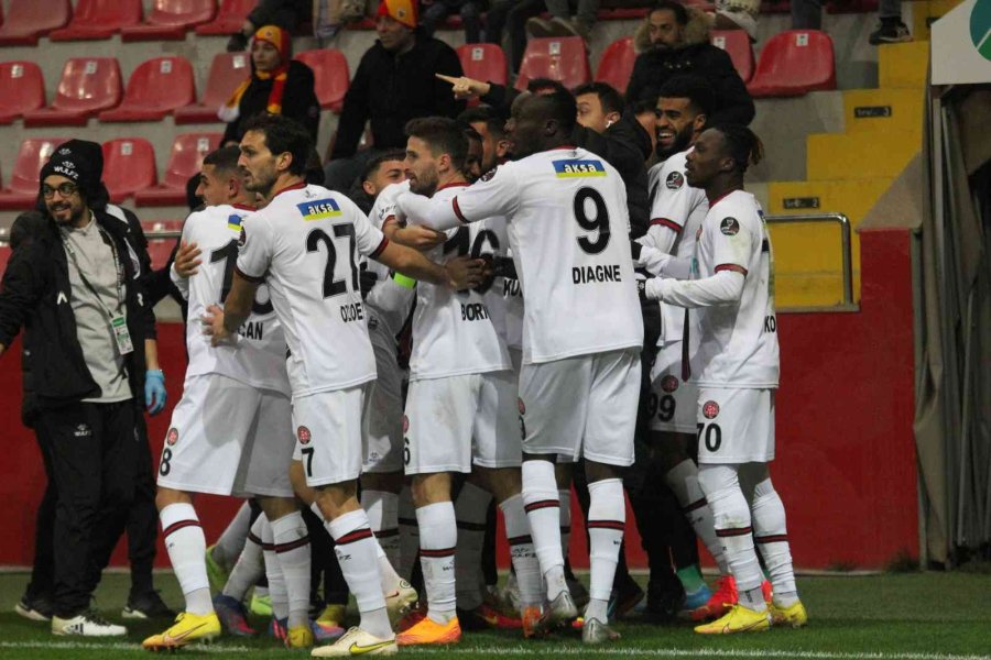 Spor Toto Süper Lig: Kayserispor: 2 - Fatih Karagümrük: 4 (maç Sonucu)