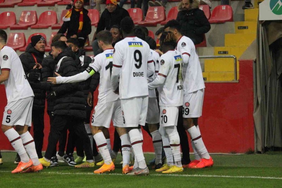 Spor Toto Süper Lig: Kayserispor: 2 - Fatih Karagümrük: 4 (maç Sonucu)