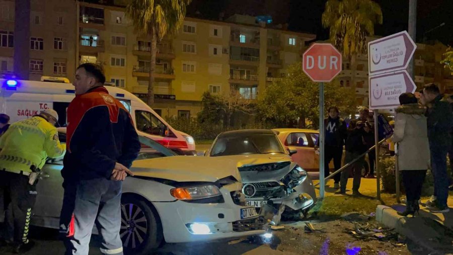 Gazipaşa’da 5 Aracın Karıştığı Zincirleme Trafik Kazası: 1 Yaralı