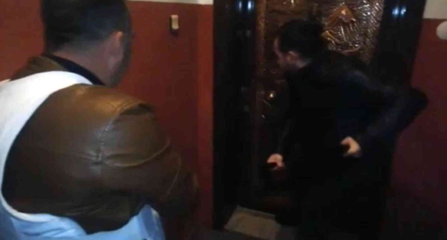 Uyuşturucuyu Çatıdaki Kiremitlerin Altına Zulalamışlar