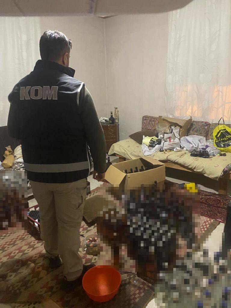 Antalya’da Sahte Alkol İmal Eden Adrese Operasyon: 3 Gözaltı