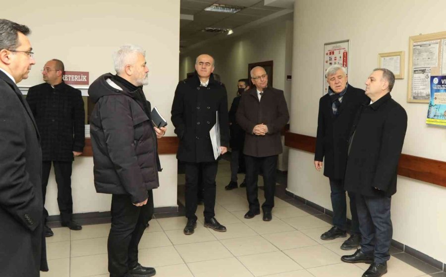 Rektör Altun, Hastane Bölgesinde Planlanan İyileştirme Çalışma Alanını Yerinde İnceledi