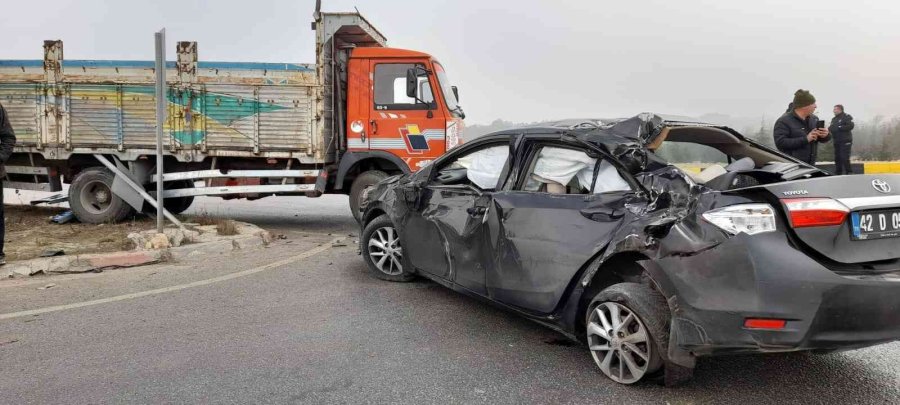 Belediye Başkanının Makam Aracı İle Kamyonet Çarpıştı, 4 Kişi Yaralandı
