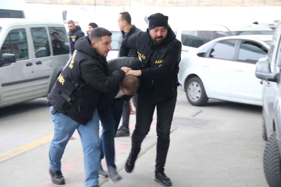 26 Yaşındaki Gencin Katil Zanlıları Adliyeye Sevk Edildi