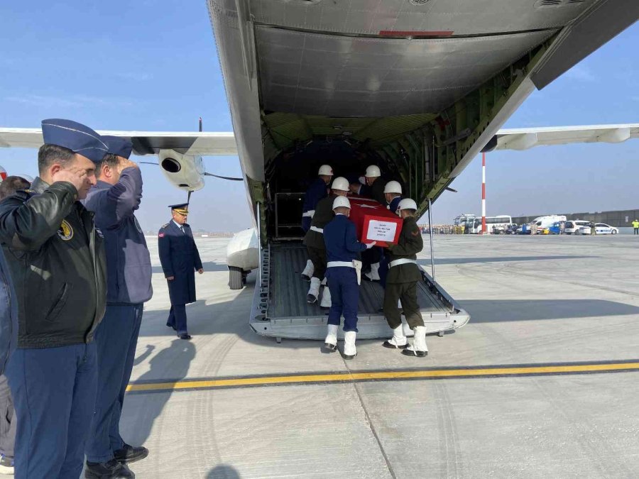 Konya’da Kazada Şehit Olan Askerlerin Cenazeleri Memleketlerine Gönderildi